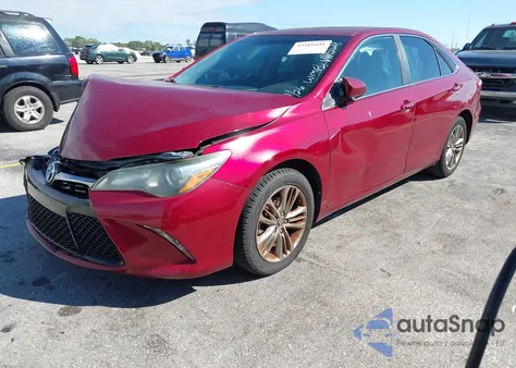2015 Toyota Camry Se z USA, uszkodzony, nr VIN 4T1BF1FK9FU915528